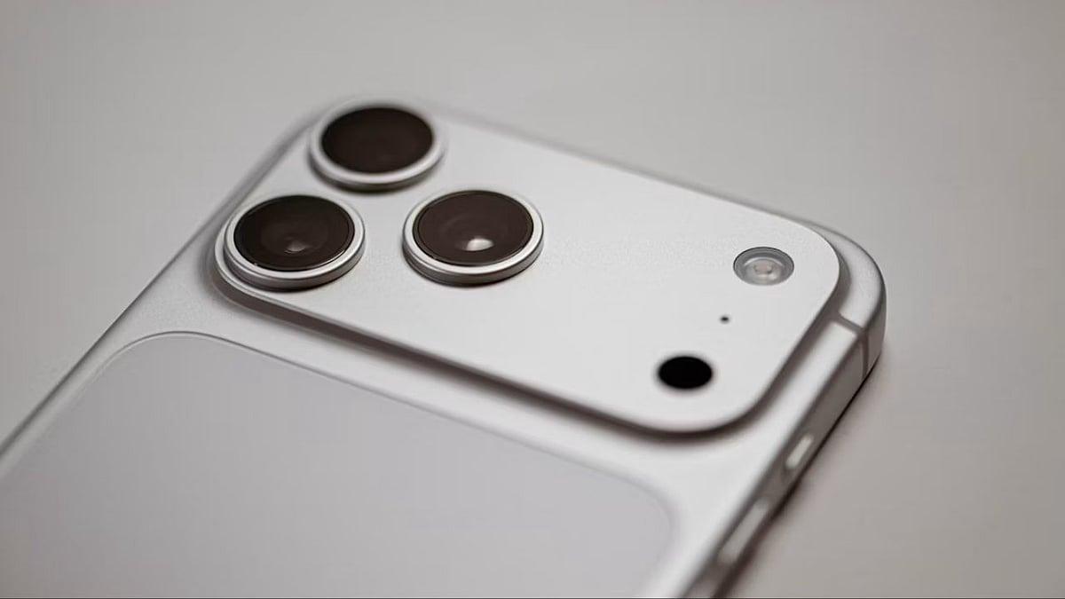 iPhone 18 Pro Max 256GB eSIM Only Silver image 2