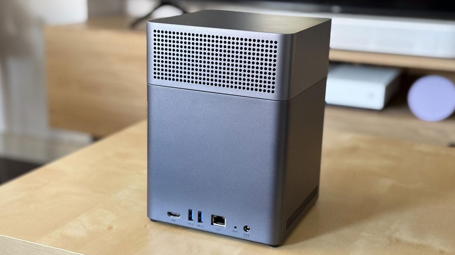 UGREEN DH4300 Plus 4-Bay Desktop NAS — 128TB, 8GB RAM, 2.5GbE, 4K HDMI image 2