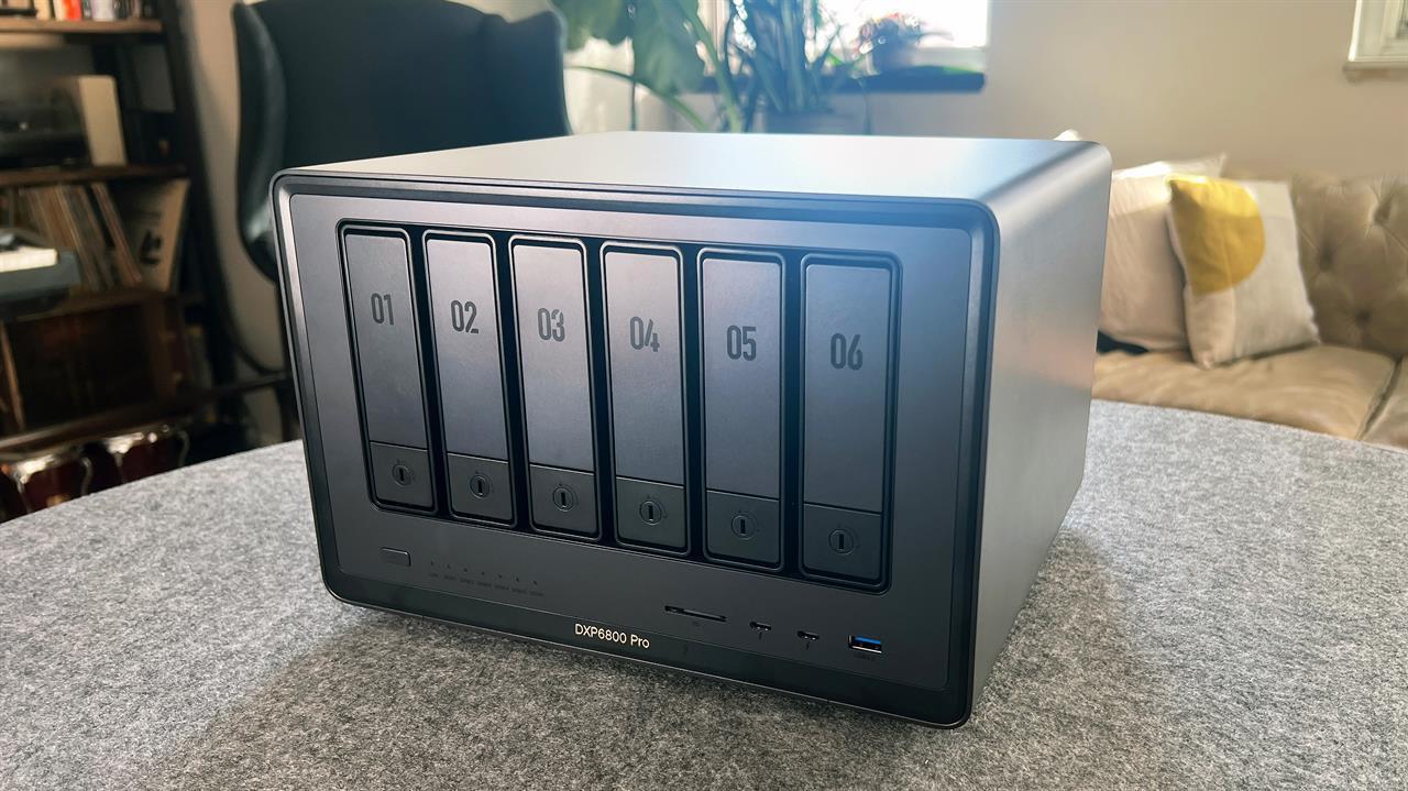 UGREEN CM752 DPXP6800 Pro 6-Bay High-Performance Desktop NAS — Intel 8505, 8GB DDR5, 160TB image 3